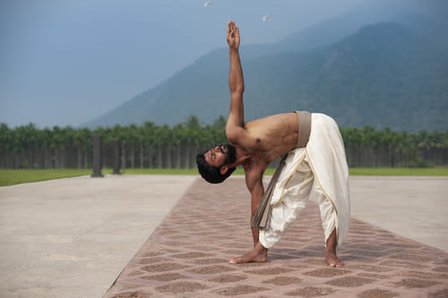 Benefits of Isha Hatha Yoga – YogHarsh